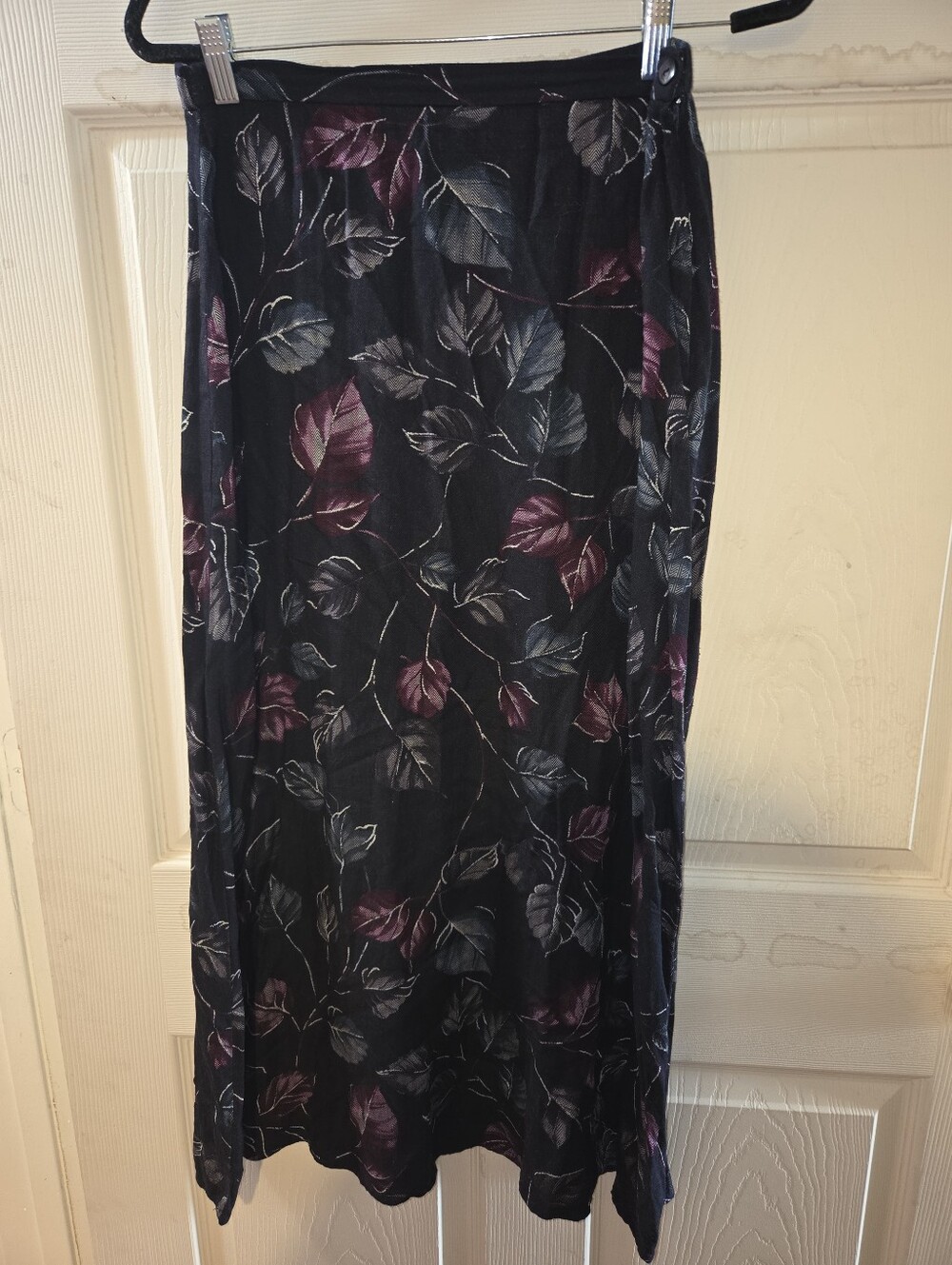Women's Katlyn O'Farrel Black Maxi Skirt Purple and Gray Leaves Size 8